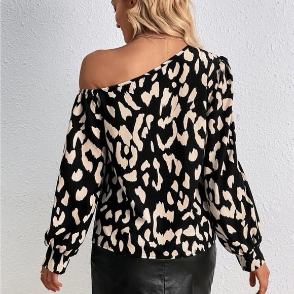Elegant Printed Asymmetrical Neck Top Blouse Shirt - Picture 2 of 6